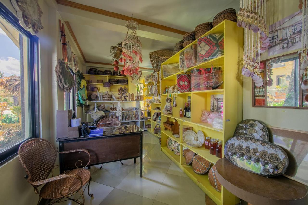Rawis Resort Hotel And Restaurant Borongan Extérieur photo